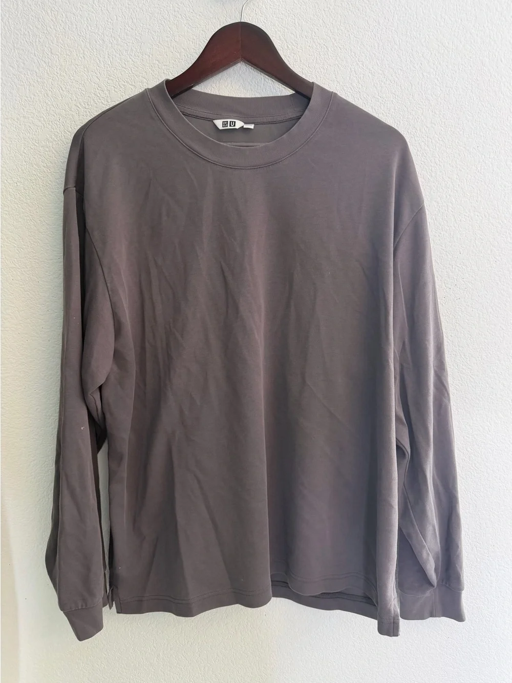 Uni Qlo T Shirt Bundle - 5 Long Sleeve, 1 Short Sleeve V Neck. 4 XXL’s, 2 XL’s.